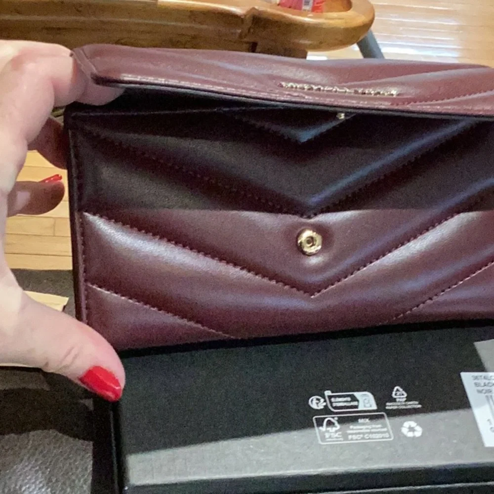 Michael Kors Brown Quilted wallet Brand New with Tags - Picture 2 of 4